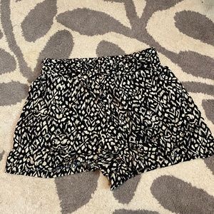 Black and white printed flowy shorts
